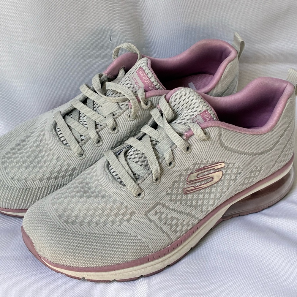 Skechers Women's Gray and Pink Athletic Shoes Size 8.5